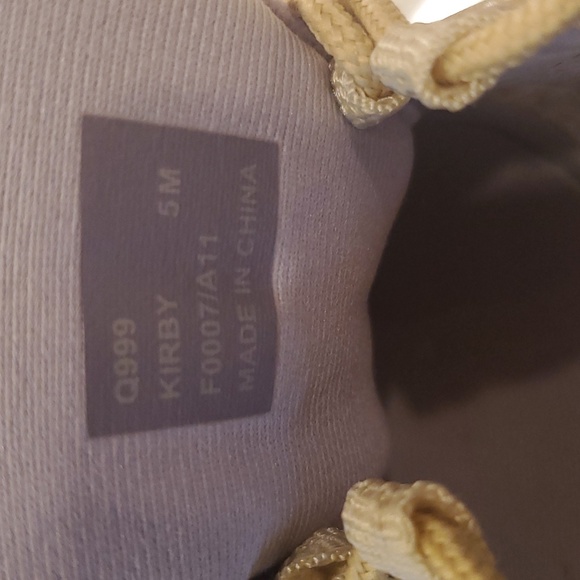 Woman's dress Sneaker, Coach, Kirby Gold and multi color. Size 5 - Picture 3 of 4